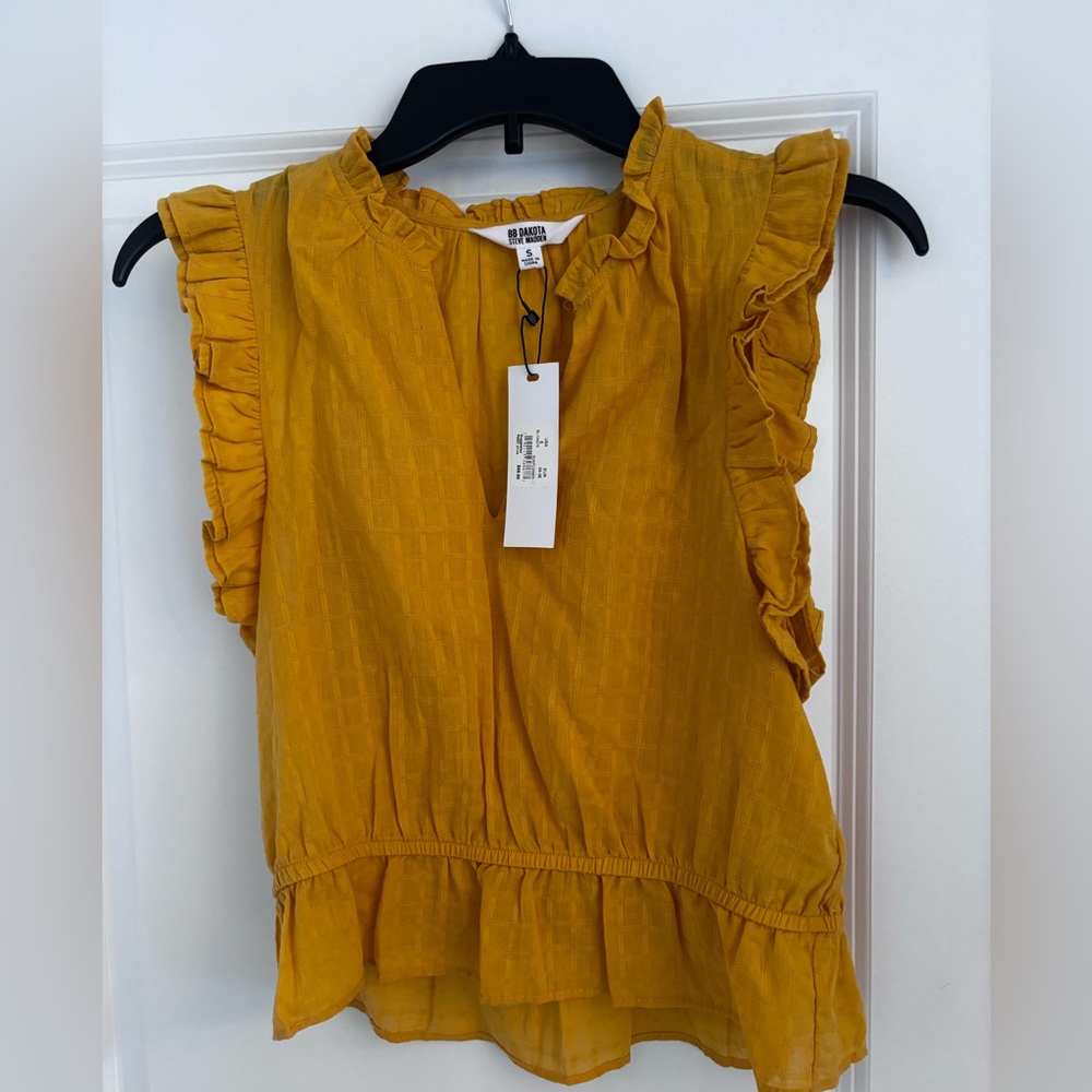 BB Dakota by Steve Madden are you drill yellow top